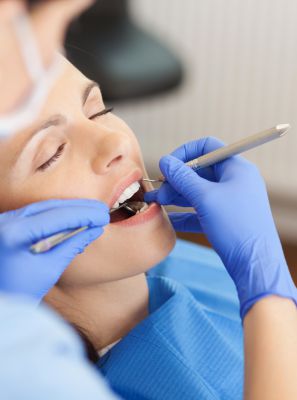 O que feridas na boca podem indicar na sua saúde oral? Especialista relata os possíveis problemas
