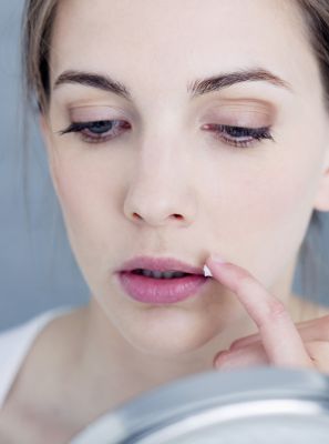 Como tratar feridas na boca? Descubra nas palavras de especialistas