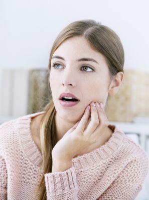 Sensibilidade nos dentes: quais os cuidados necessários após o clareamento dental?