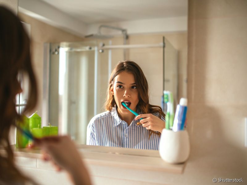 O próximo passo é responsabilidade de cada paciente: preservar o resultado do tratamento em casa praticando uma boa rotina de higiene bucal.