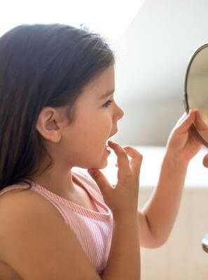 Herpes labial em crianças: saiba identificar os sintomas