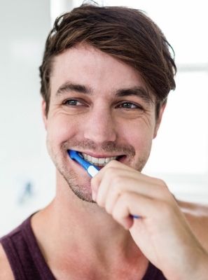 Como limpar o curativo no dente?